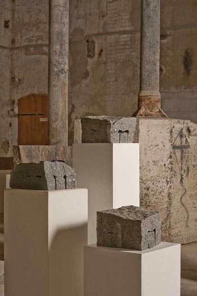 Drei Granitbl&ouml;cke